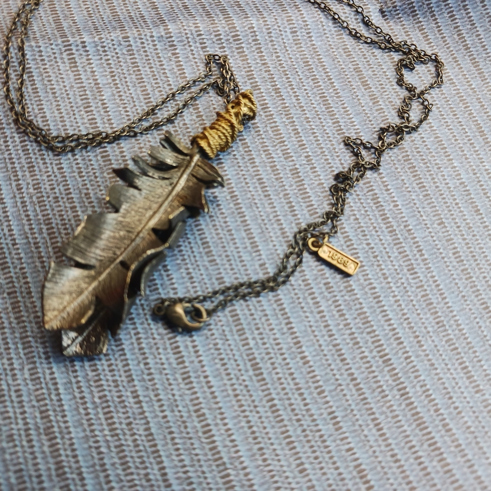 Feather Pendant Necklace - Picture 5 of 9
